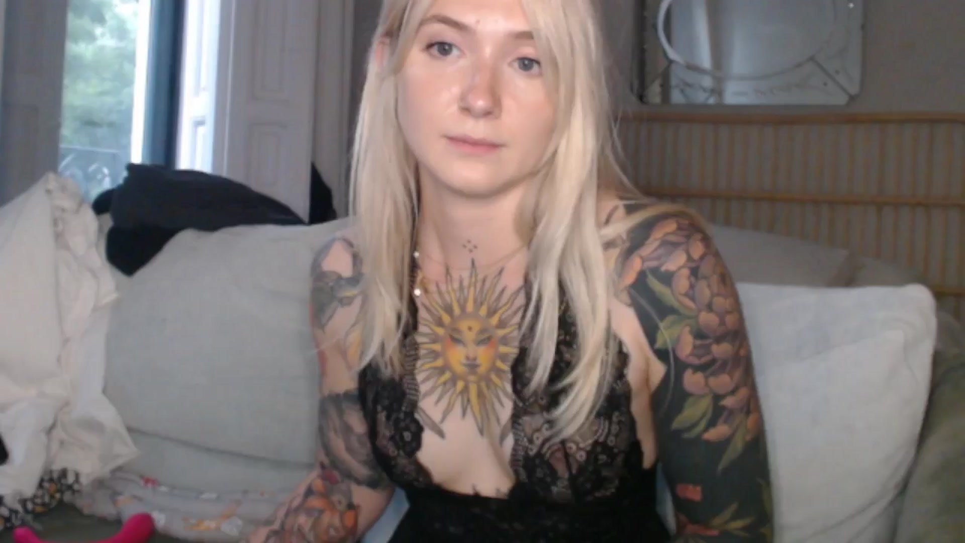Gallery image thumbnail from Tattoo_bbgirl's myfreecams stream on, 06/25/2024, 17:48 image 8 of 20