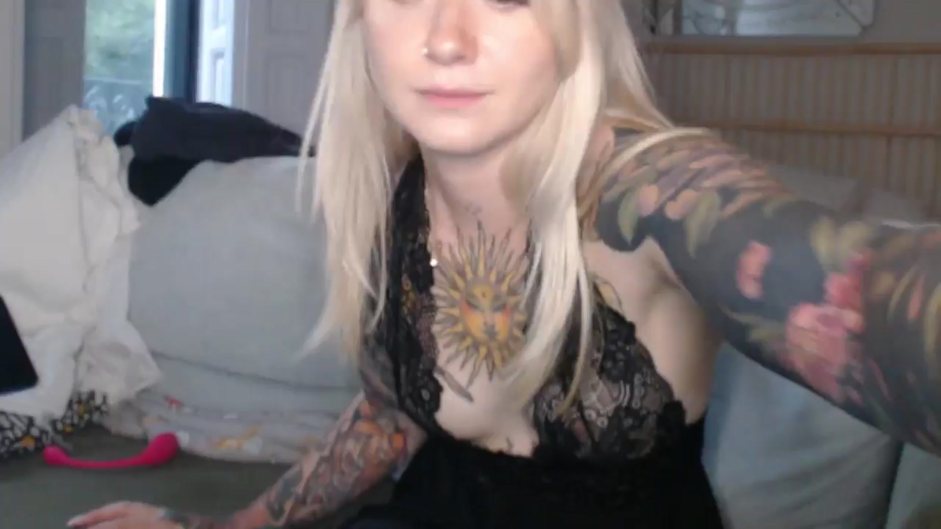 Gallery image thumbnail from Tattoo_bbgirl's myfreecams stream on, 06/25/2024, 17:48 image 18 of 20