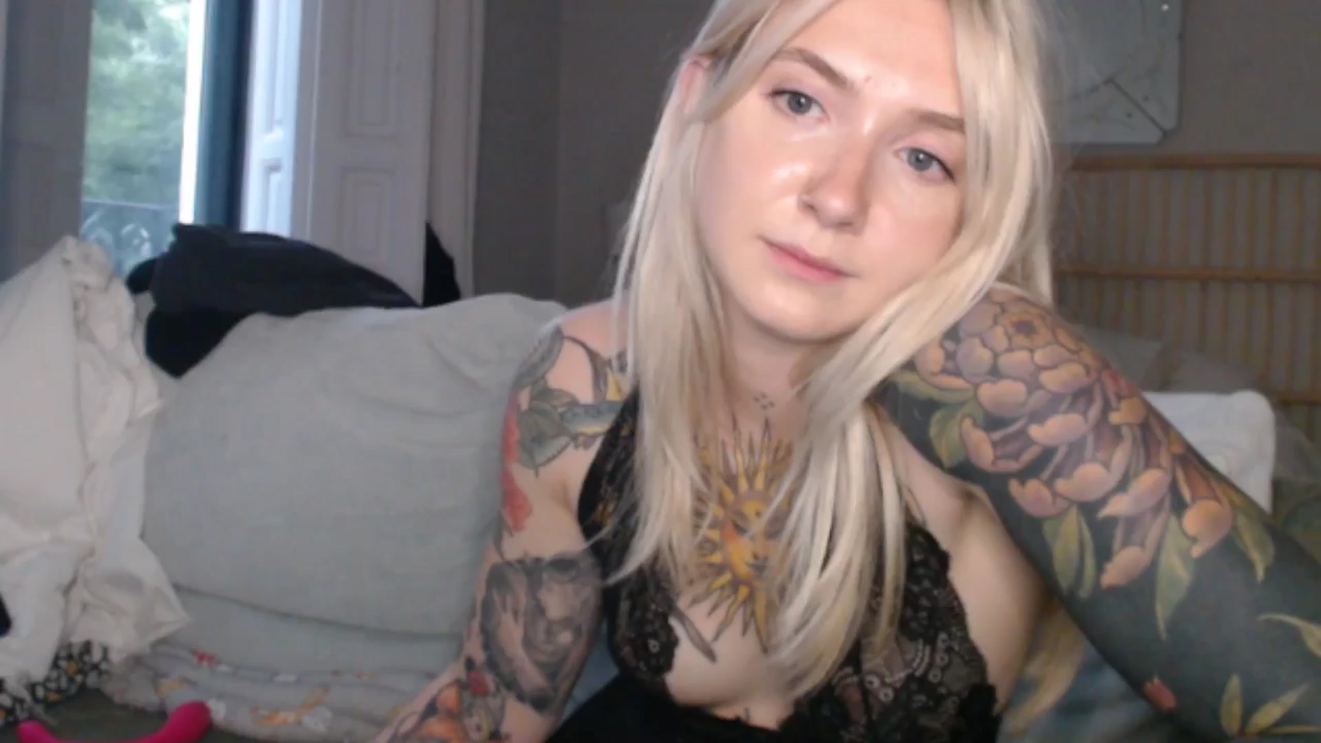 Gallery image thumbnail from Tattoo_bbgirl's myfreecams stream on, 06/25/2024, 17:48 image 15 of 20