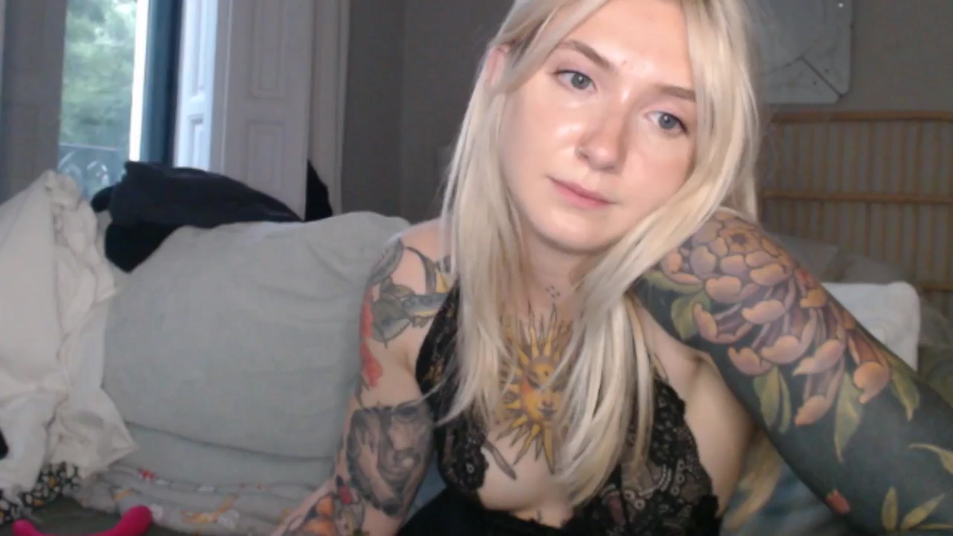 Gallery image thumbnail from Tattoo_bbgirl's myfreecams stream on, 06/25/2024, 17:48 image 16 of 20