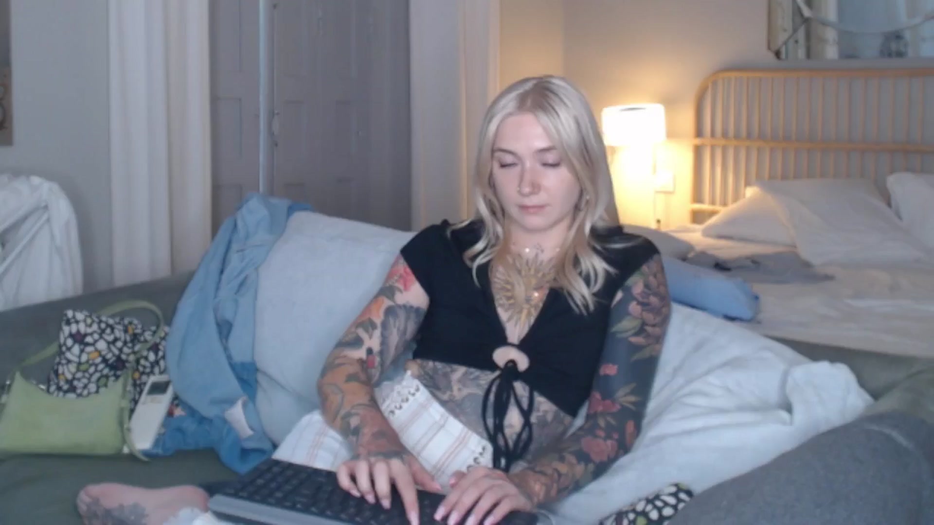 Gallery image thumbnail from Tattoo_bbgirl's myfreecams stream on, 07/04/2024, 19:10 image 17 of 20