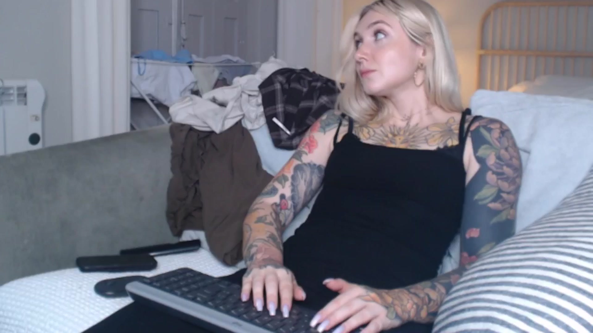 Gallery image thumbnail from Tattoo_bbgirl's myfreecams stream on, 08/26/2024, 19:53 image 13 of 20