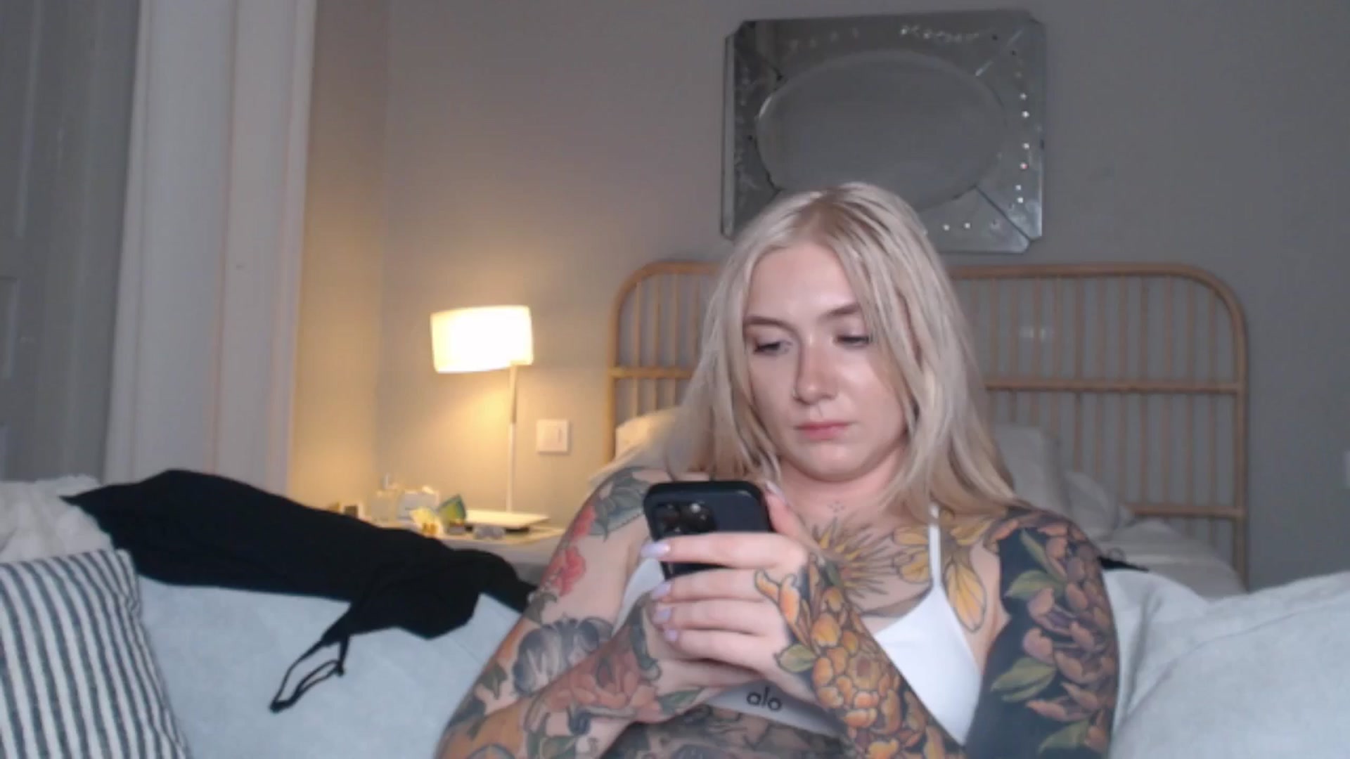 Gallery image thumbnail from Tattoo_bbgirl's myfreecams stream on, 08/30/2024, 18:38 image 16 of 20