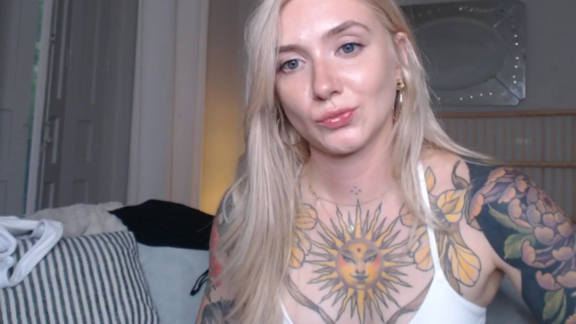Gallery image thumbnail from Tattoo_bbgirl's myfreecams stream on, 08/30/2024, 18:38 image 1 of 20