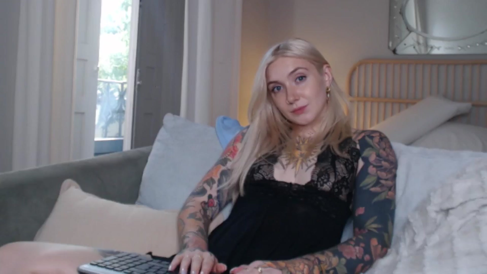 Gallery image thumbnail from Tattoo_bbgirl's myfreecams stream on, 09/06/2024, 16:02 image 17 of 20