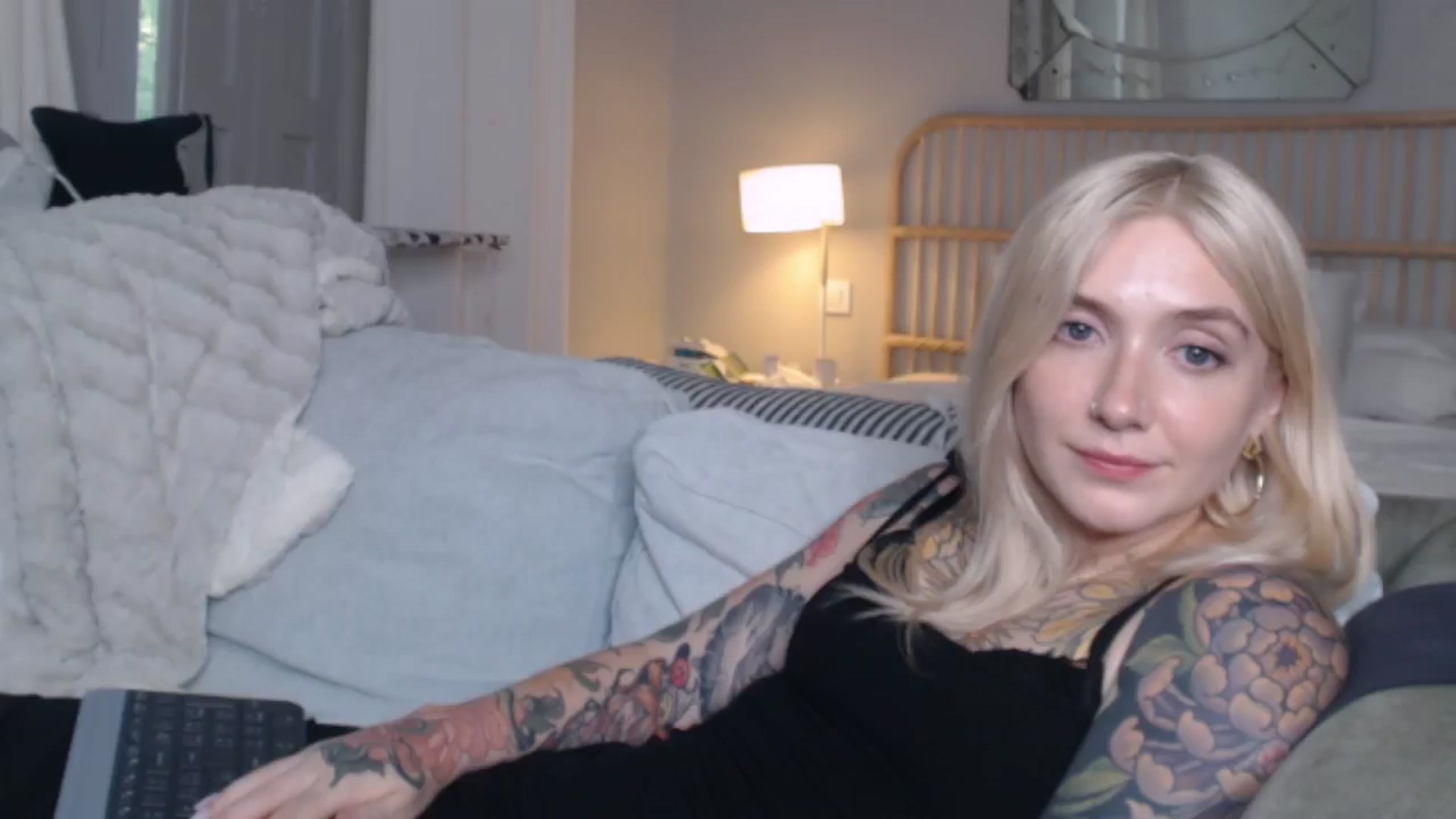 Gallery image thumbnail from Tattoo_bbgirl's myfreecams stream on, 09/09/2024, 17:43 image 15 of 20