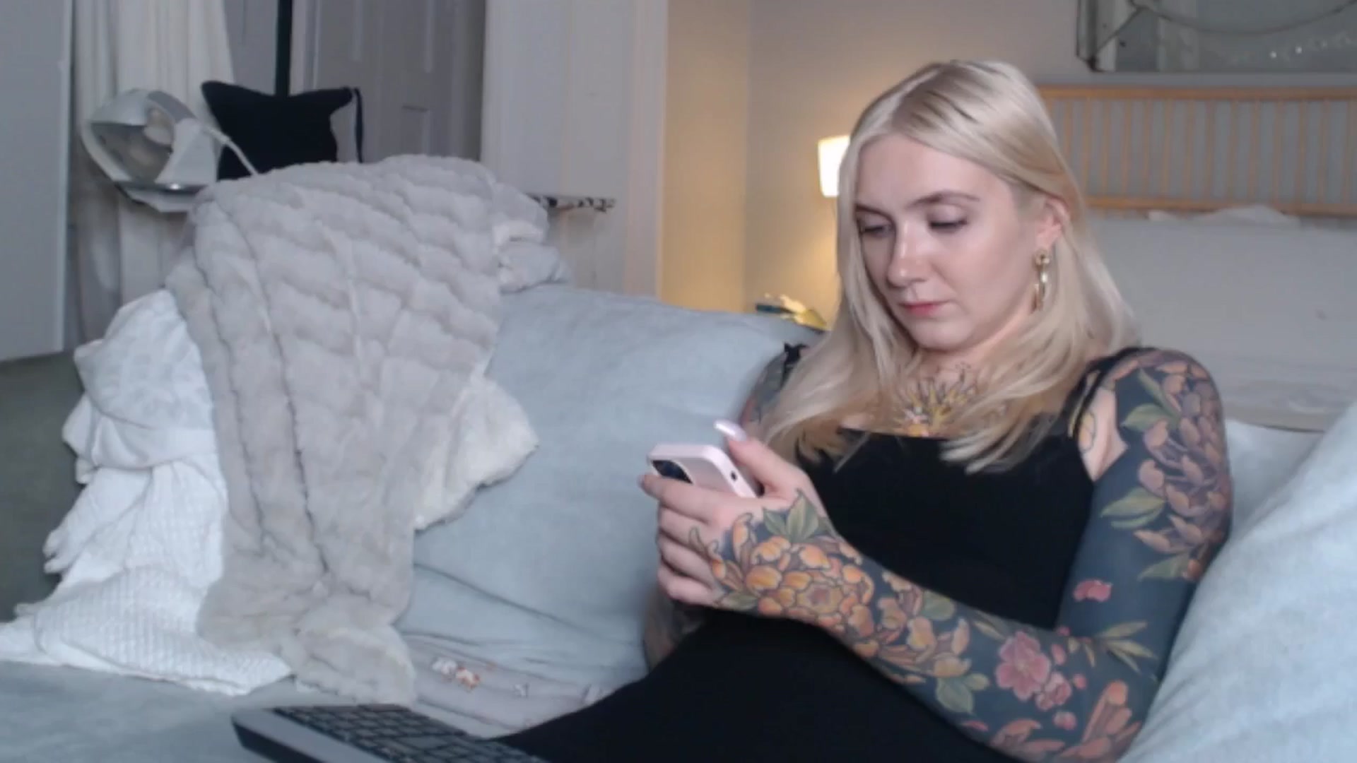 Gallery image thumbnail from Tattoo_bbgirl's myfreecams stream on, 09/09/2024, 19:19 image 9 of 20