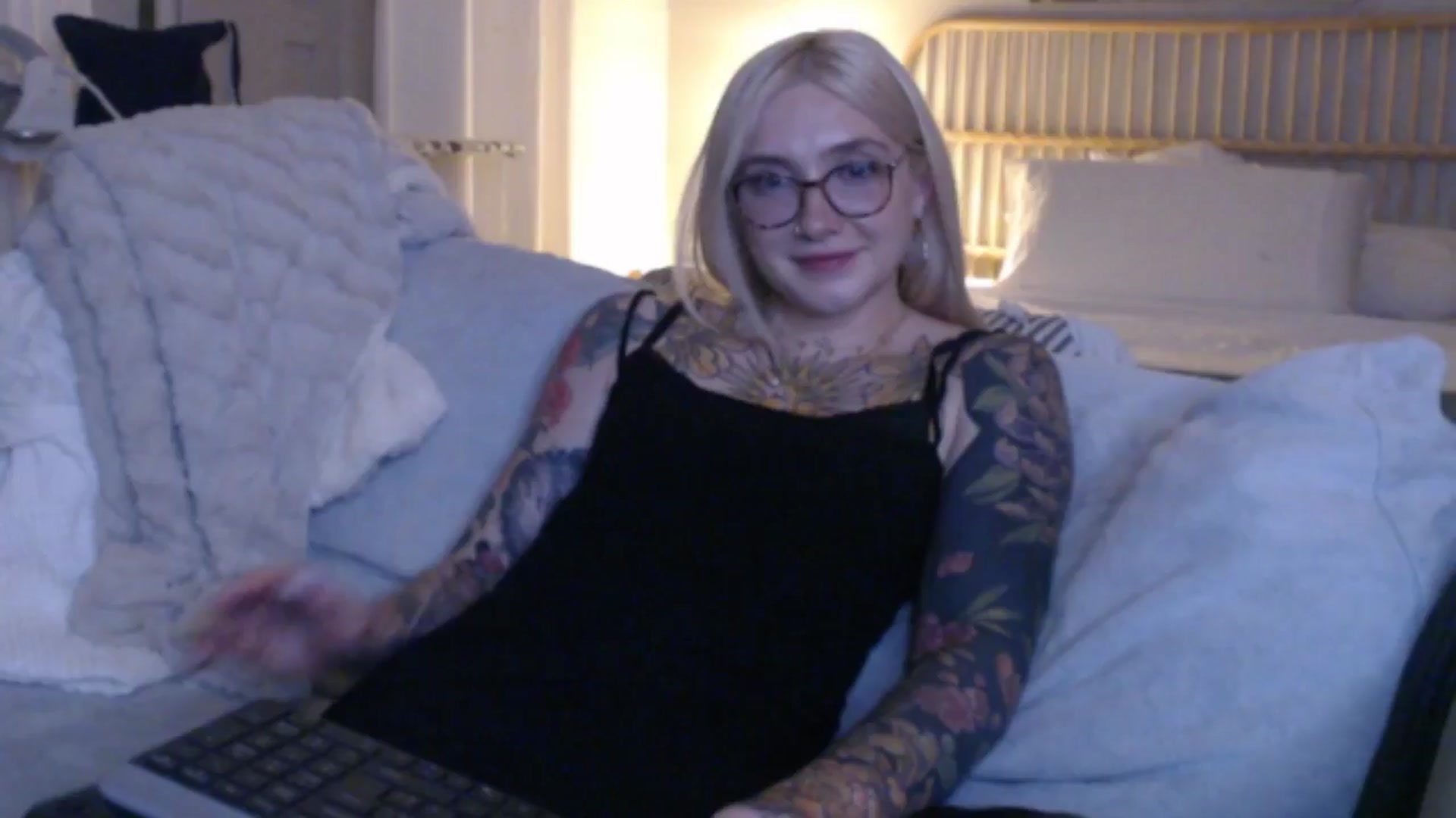 Gallery image thumbnail from Tattoo_bbgirl's myfreecams stream on, 09/09/2024, 20:18 image 14 of 20