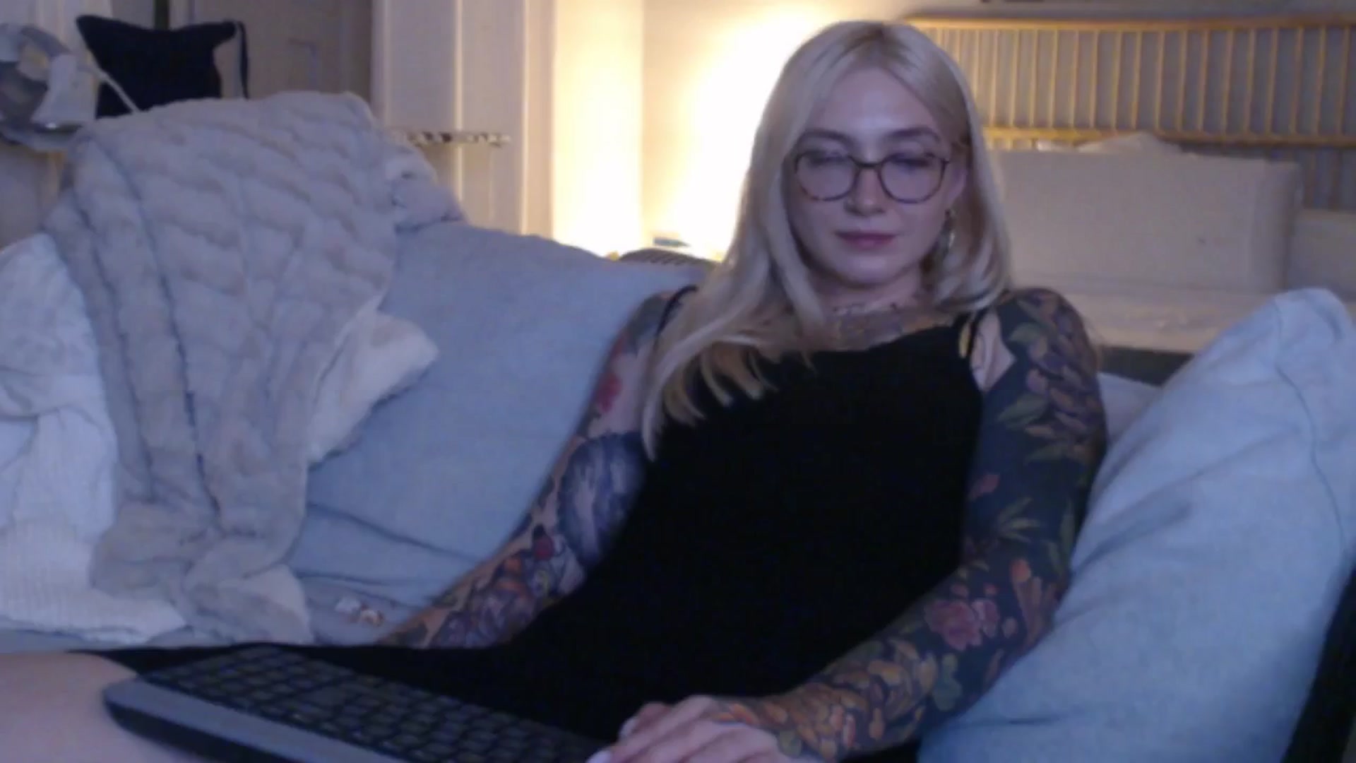 Gallery image thumbnail from Tattoo_bbgirl's myfreecams stream on, 09/09/2024, 20:18 image 18 of 20