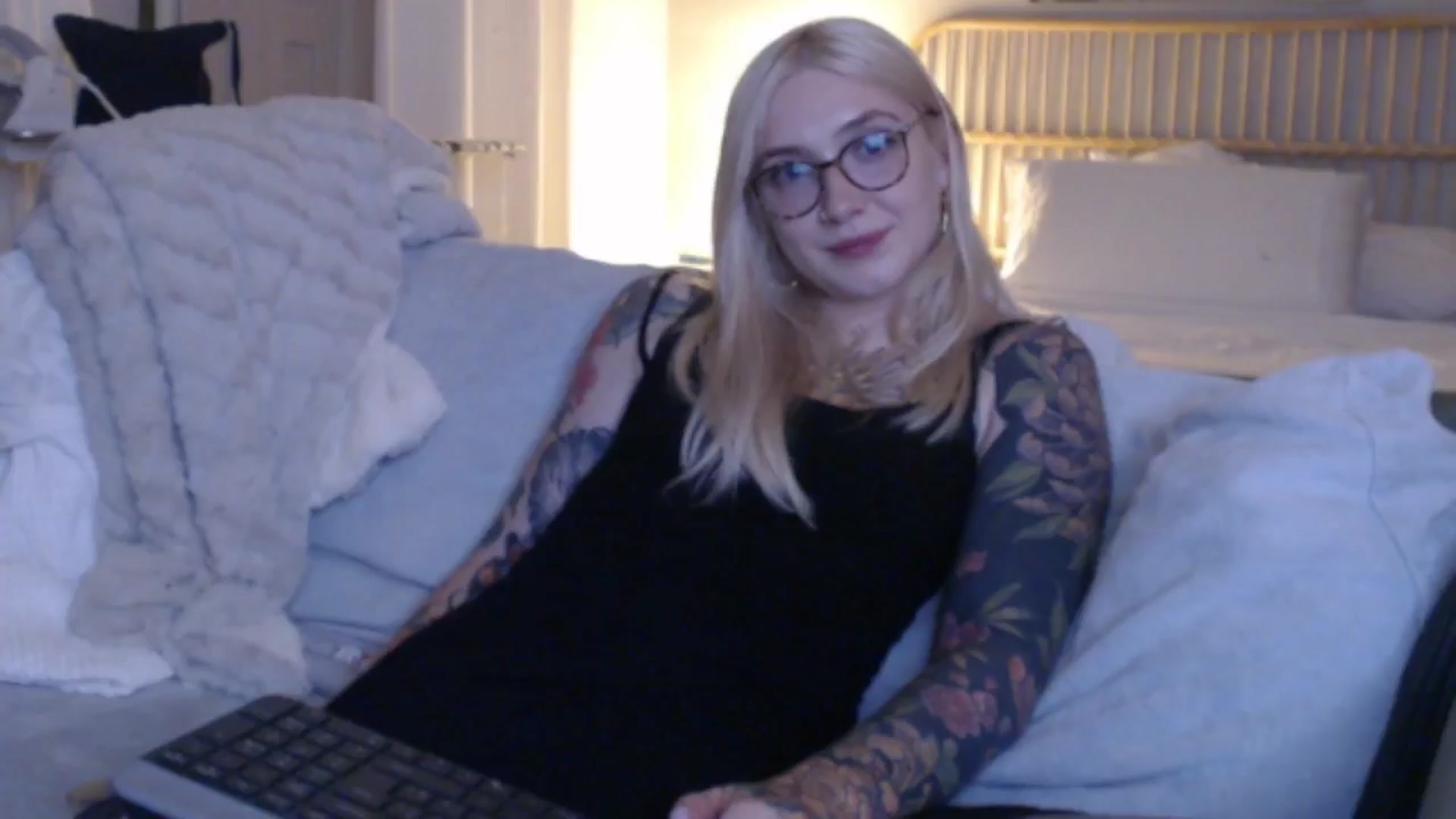 Gallery image thumbnail from Tattoo_bbgirl's myfreecams stream on, 09/09/2024, 20:18 image 11 of 20