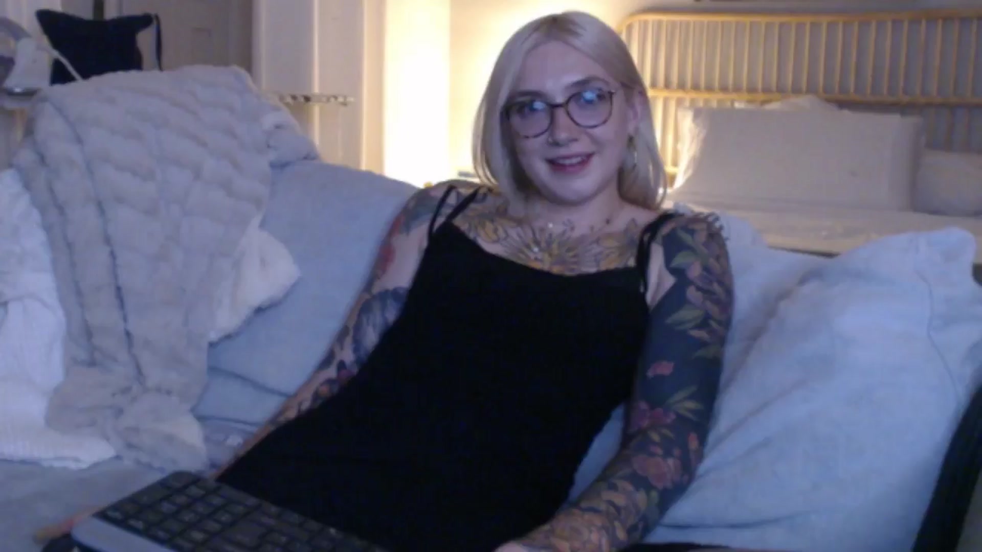 Gallery image thumbnail from Tattoo_bbgirl's myfreecams stream on, 09/09/2024, 20:18 image 12 of 20