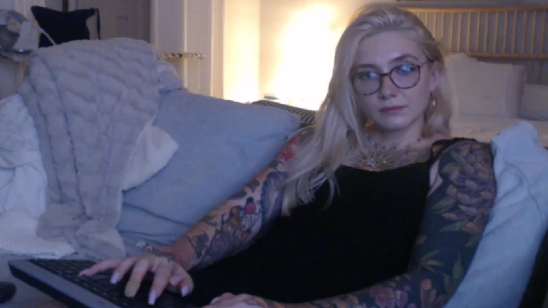 Gallery image thumbnail from Tattoo_bbgirl's myfreecams stream on, 09/09/2024, 20:18 image 20 of 20