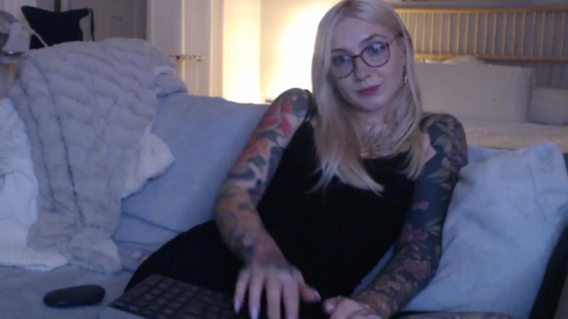 Gallery image thumbnail from Tattoo_bbgirl's myfreecams stream on, 09/09/2024, 20:18 image 7 of 20