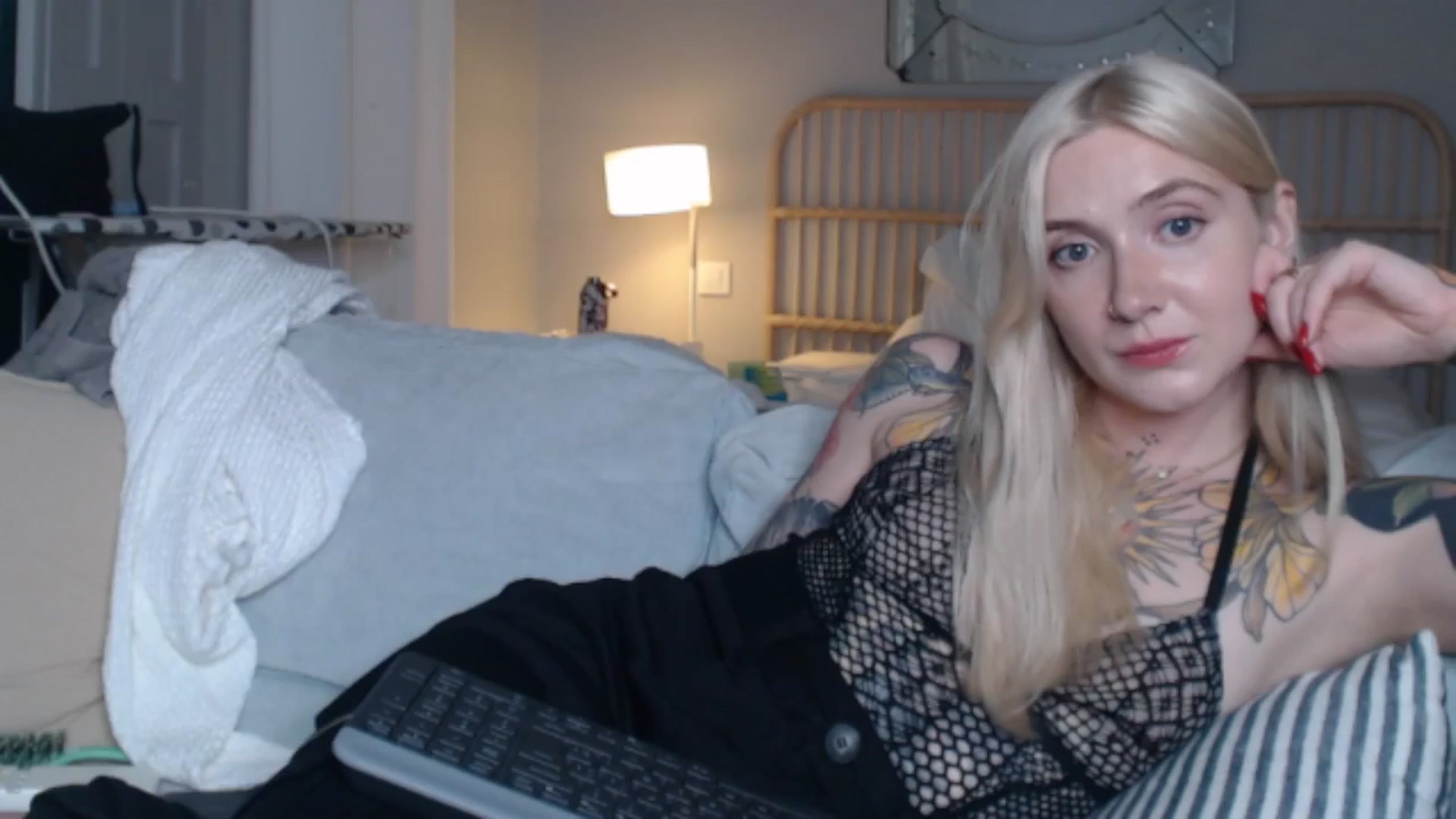 Gallery image thumbnail from Tattoo_bbgirl's myfreecams stream on, 09/11/2024, 19:43 image 15 of 20