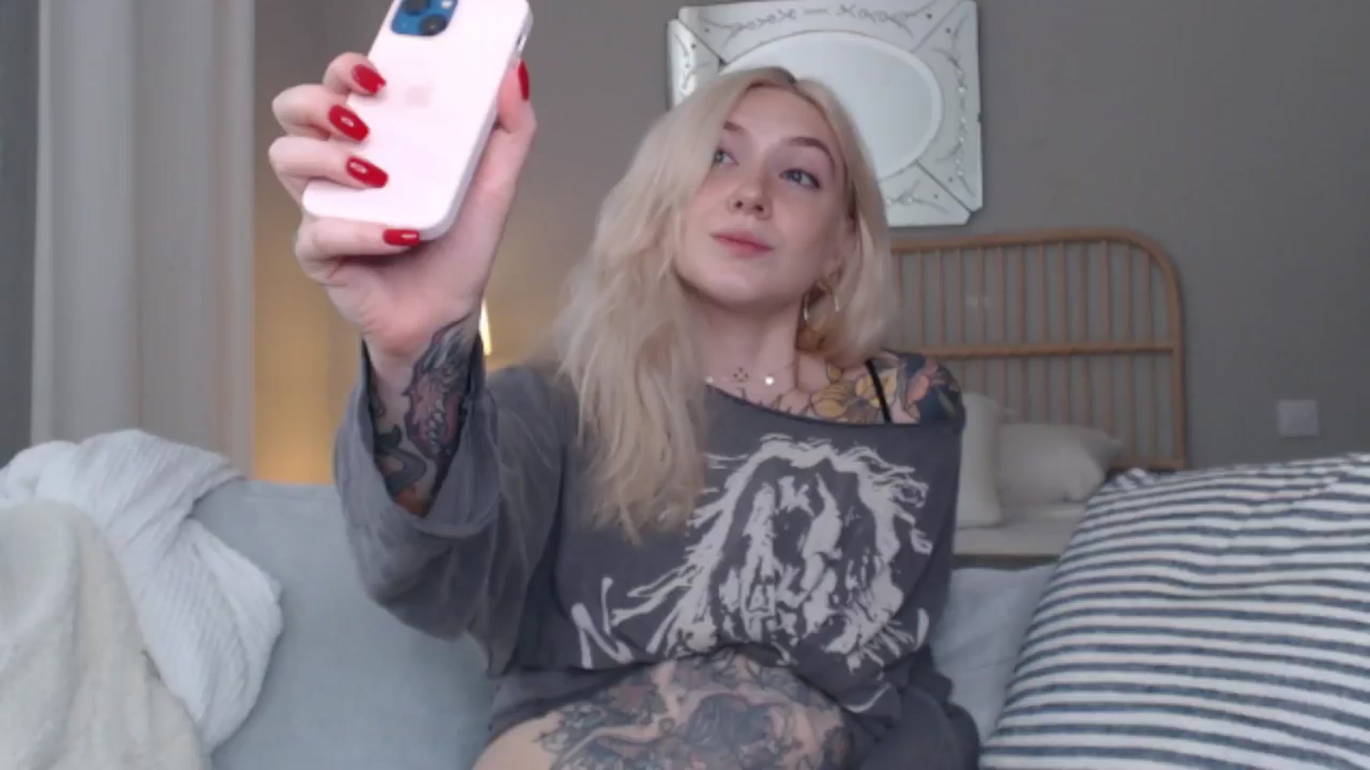 Gallery image thumbnail from Tattoo_bbgirl's myfreecams stream on, 09/12/2024, 13:15 image 10 of 20
