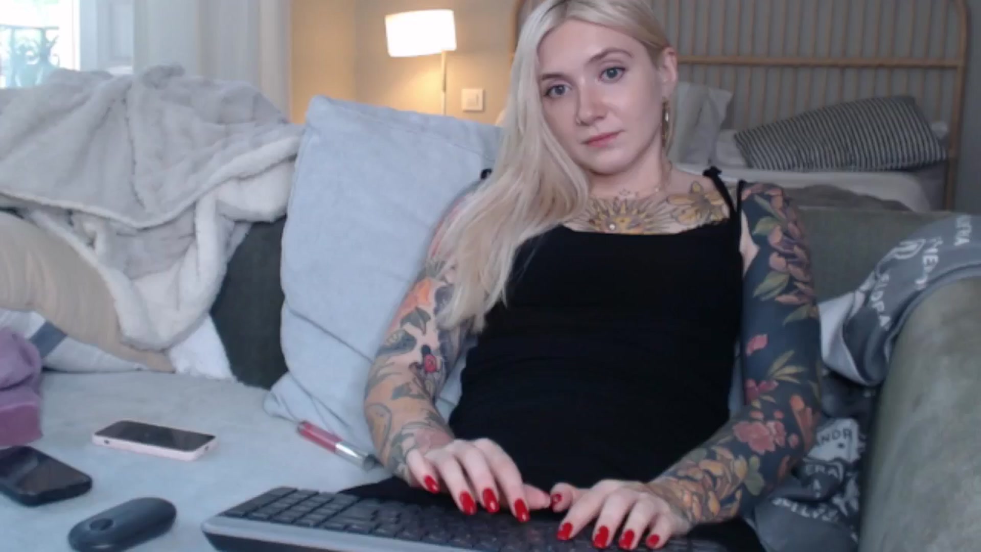 Gallery image thumbnail from Tattoo_bbgirl's myfreecams stream on, 09/14/2024, 17:56 image 10 of 20
