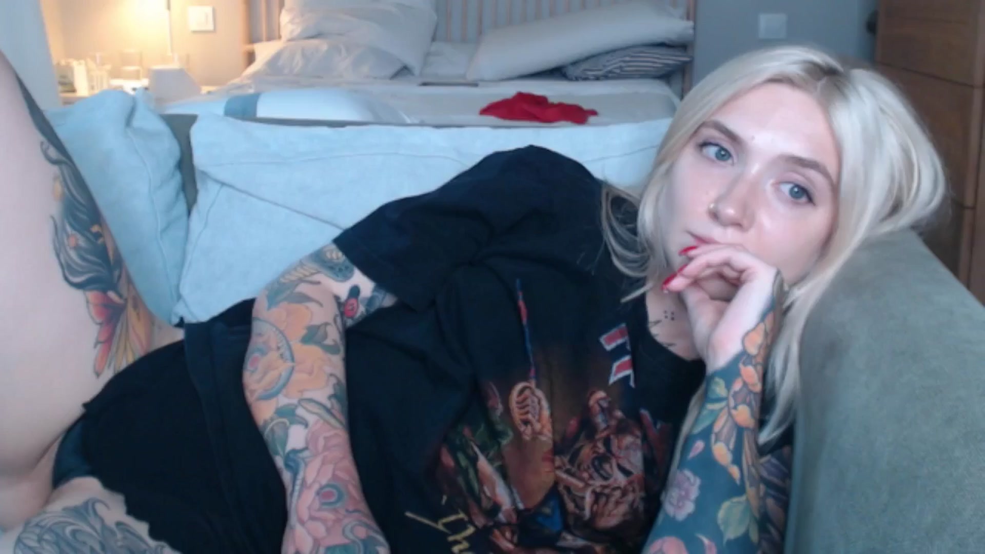 Gallery image thumbnail from Tattoo_bbgirl's myfreecams stream on, 09/17/2024, 19:31 image 7 of 20