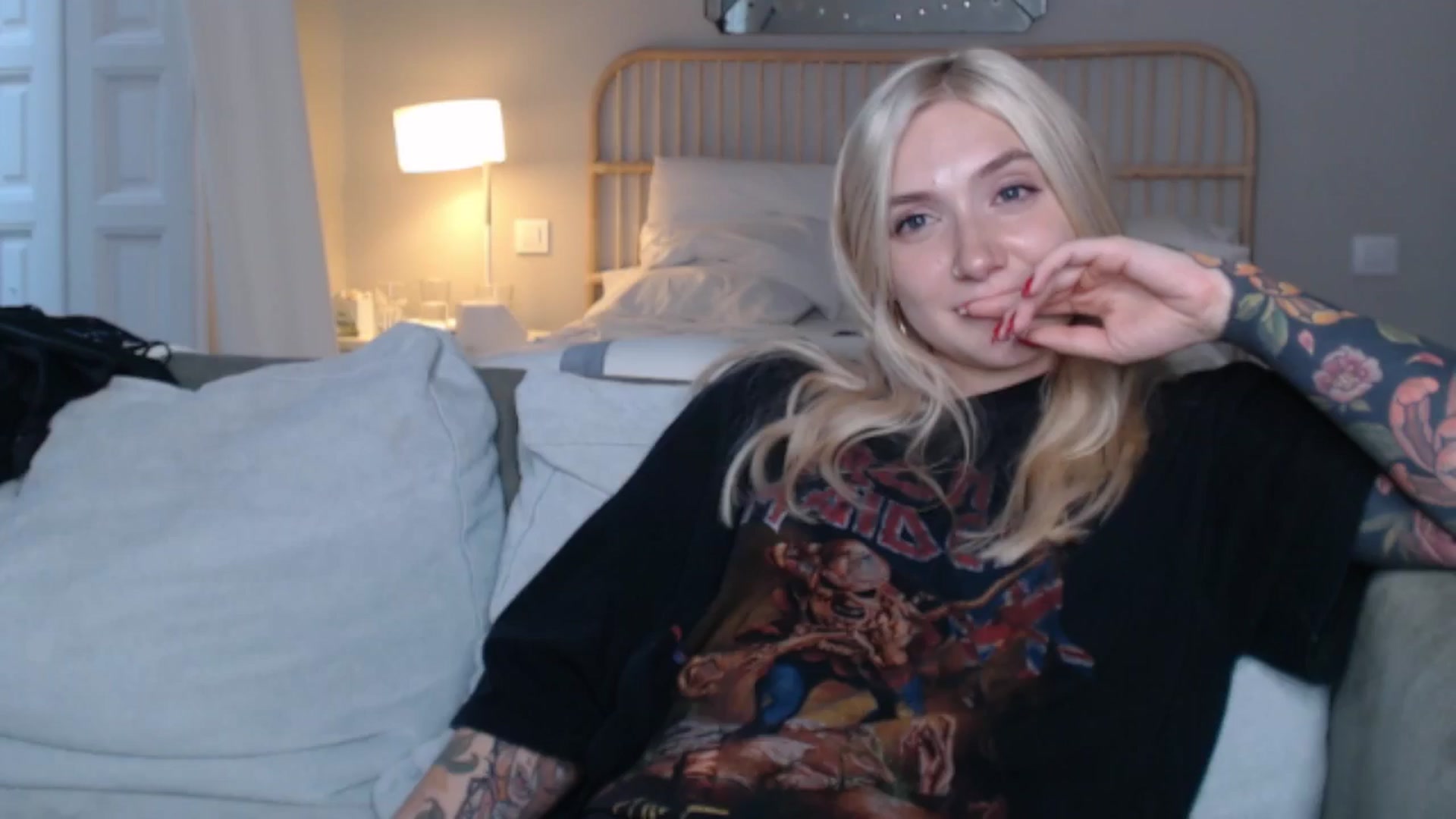 Gallery image thumbnail from Tattoo_bbgirl's myfreecams stream on, 09/17/2024, 19:31 image 10 of 20