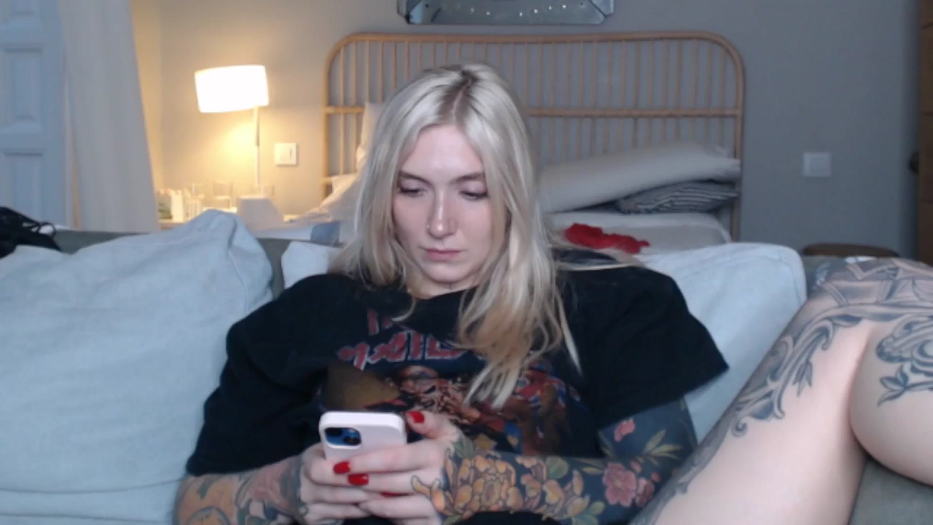 Gallery image thumbnail from Tattoo_bbgirl's myfreecams stream on, 09/17/2024, 19:31 image 13 of 20