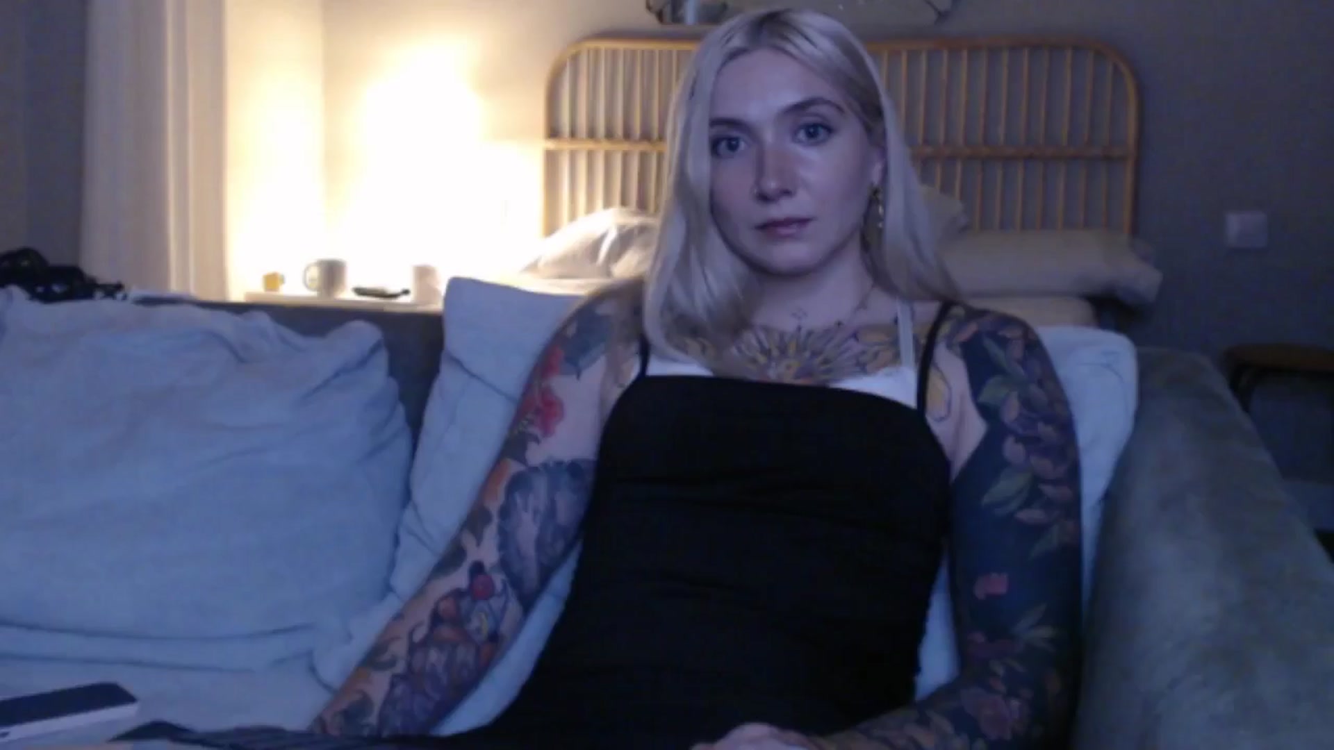 Gallery image thumbnail from Tattoo_bbgirl's myfreecams stream on, 09/19/2024, 16:40 image 9 of 20