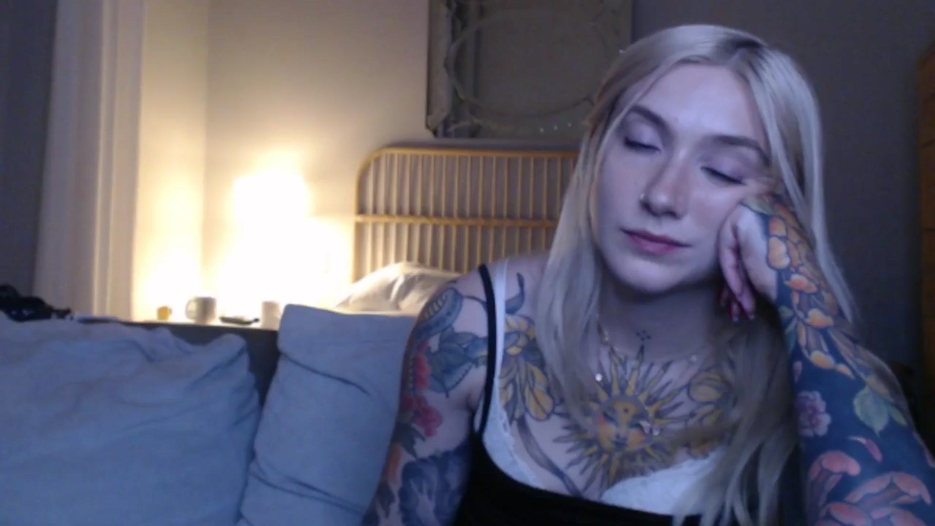 Gallery image thumbnail from Tattoo_bbgirl's myfreecams stream on, 09/19/2024, 19:27 image 13 of 20