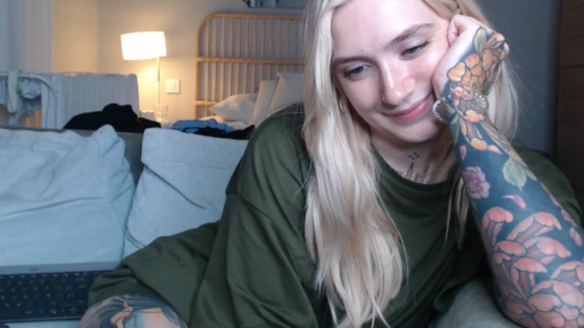 Gallery image thumbnail from Tattoo_bbgirl's myfreecams stream on, 09/20/2024, 19:08 image 17 of 20