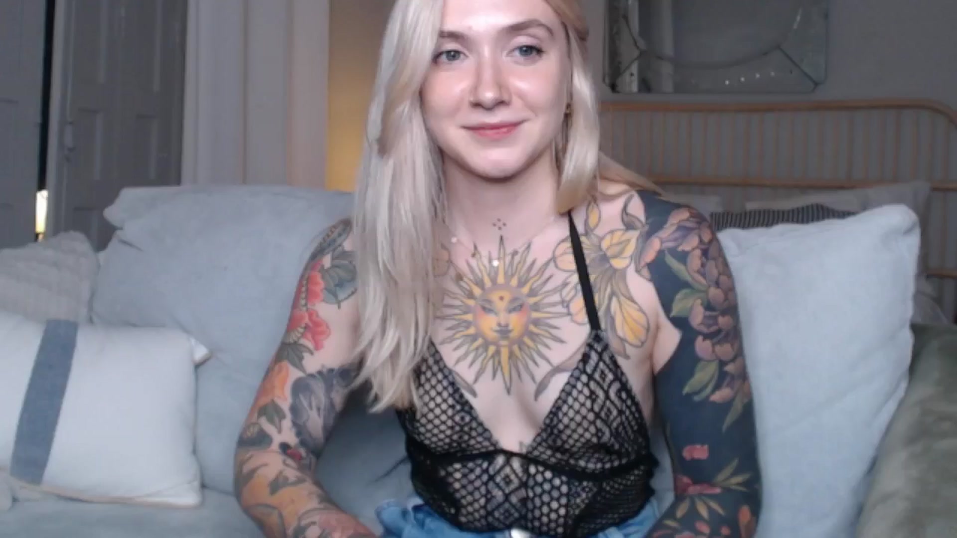 Gallery image thumbnail from Tattoo_bbgirl's myfreecams stream on, 09/25/2024, 20:26 image 11 of 20