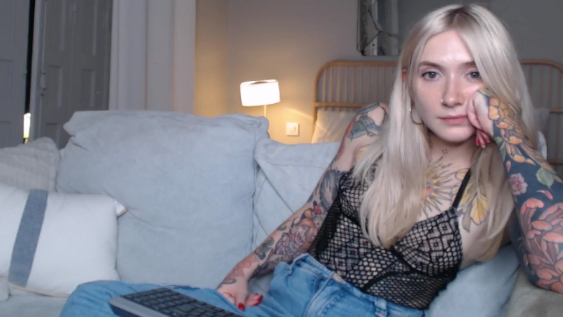 Gallery image thumbnail from Tattoo_bbgirl's myfreecams stream on, 09/25/2024, 20:26 image 15 of 20