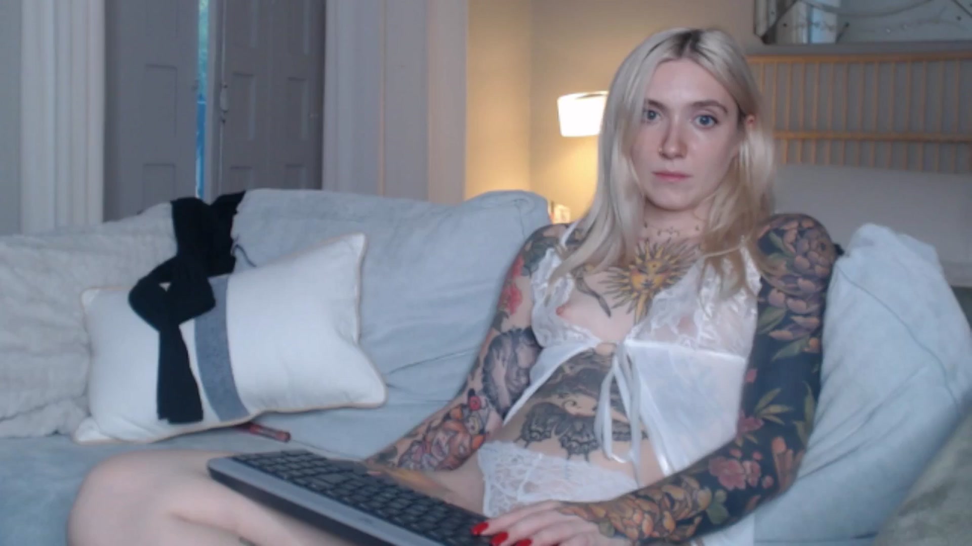Gallery image thumbnail from Tattoo_bbgirl's myfreecams stream on, 09/28/2024, 18:23 image 10 of 20