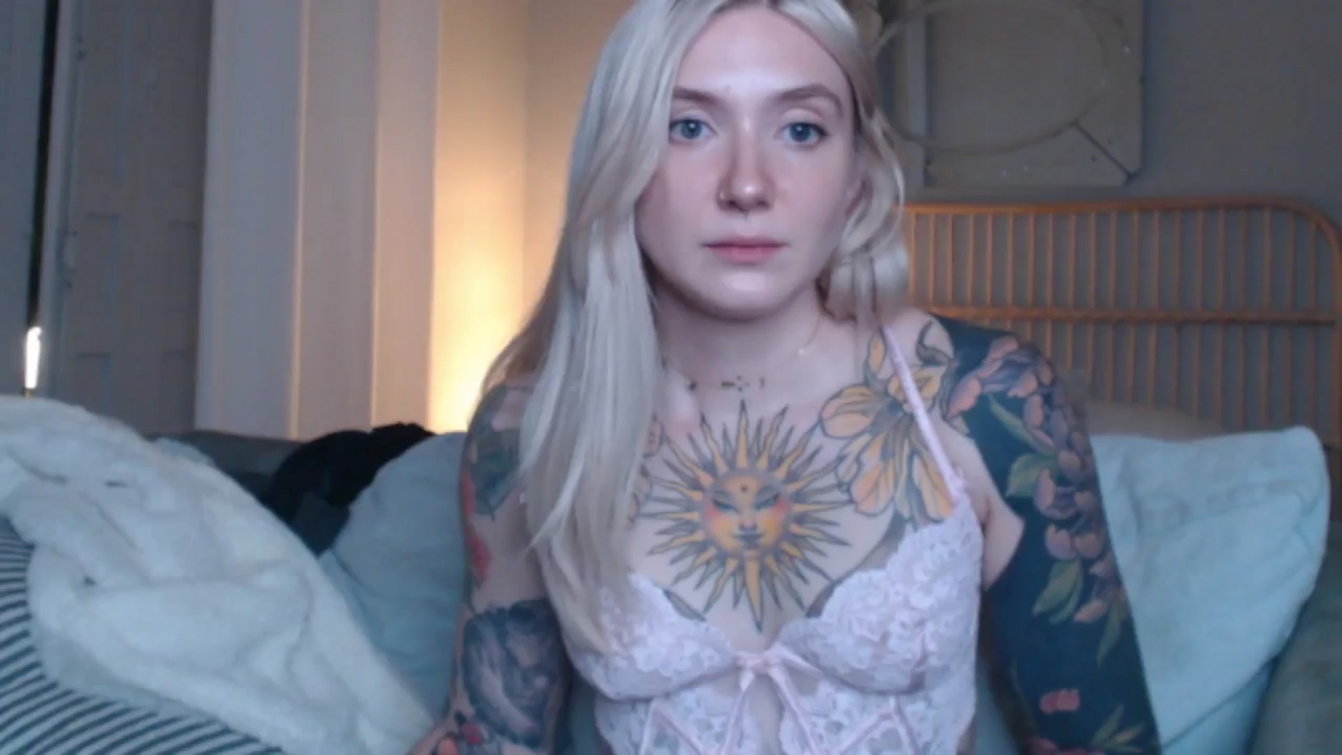 Gallery image thumbnail from Tattoo_bbgirl's myfreecams stream on, 09/30/2024, 20:06 image 19 of 20