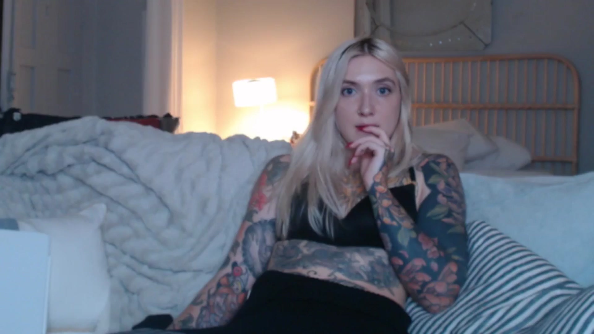 Gallery image thumbnail from Tattoo_bbgirl's myfreecams stream on, 10/09/2024, 19:53 image 17 of 20