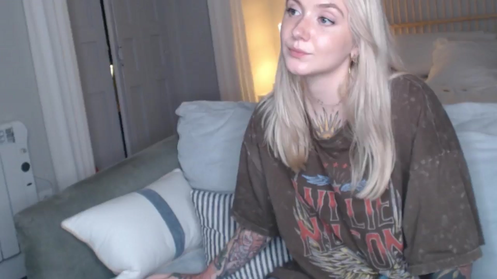 Gallery image thumbnail from Tattoo_bbgirl's myfreecams stream on, 10/14/2024, 18:55 image 6 of 20
