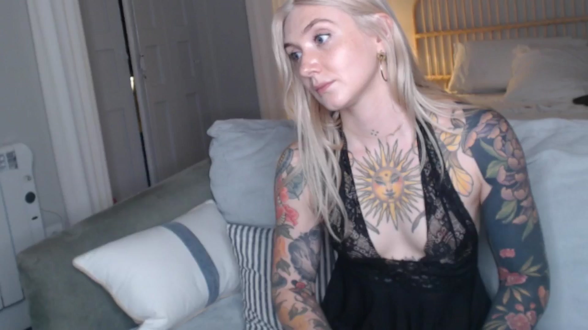 Gallery image thumbnail from Tattoo_bbgirl's myfreecams stream on, 10/14/2024, 18:55 image 17 of 20