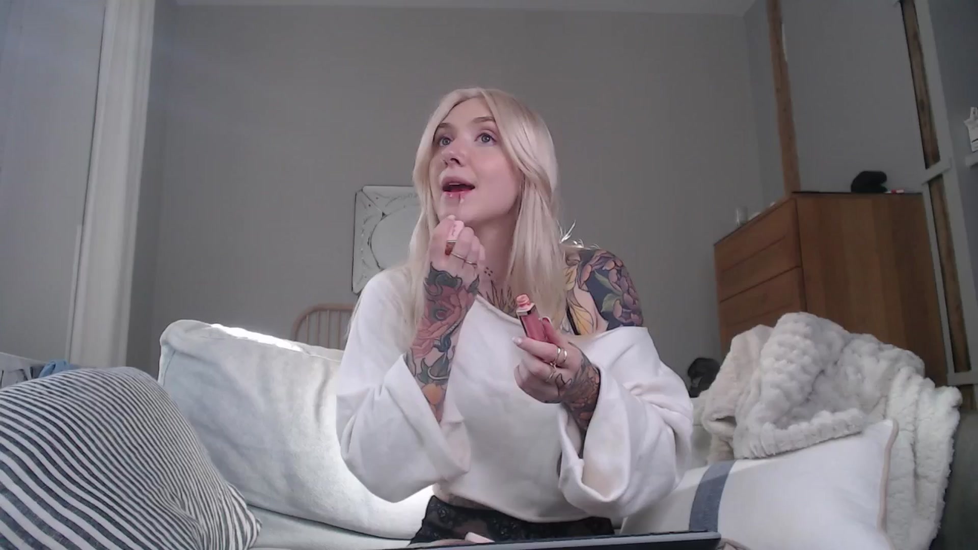 Gallery image thumbnail from Tattoo_bbgirl's myfreecams stream on, 10/18/2024, 14:44 image 3 of 20