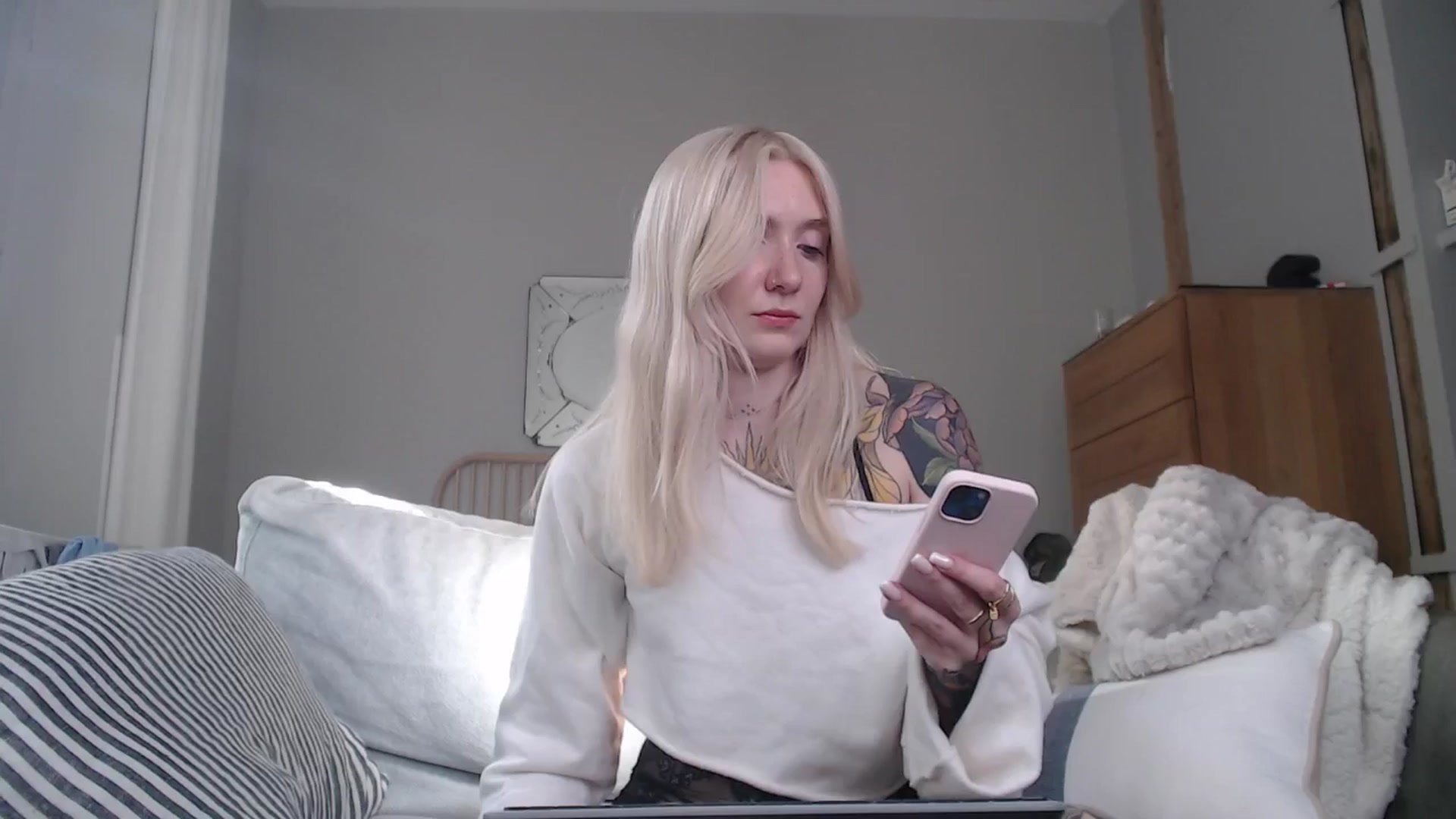 Gallery image thumbnail from Tattoo_bbgirl's myfreecams stream on, 10/18/2024, 14:44 image 5 of 20