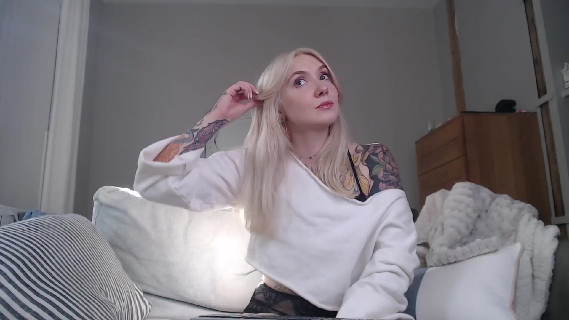 Gallery image thumbnail from Tattoo_bbgirl's myfreecams stream on, 10/18/2024, 14:44 image 6 of 20