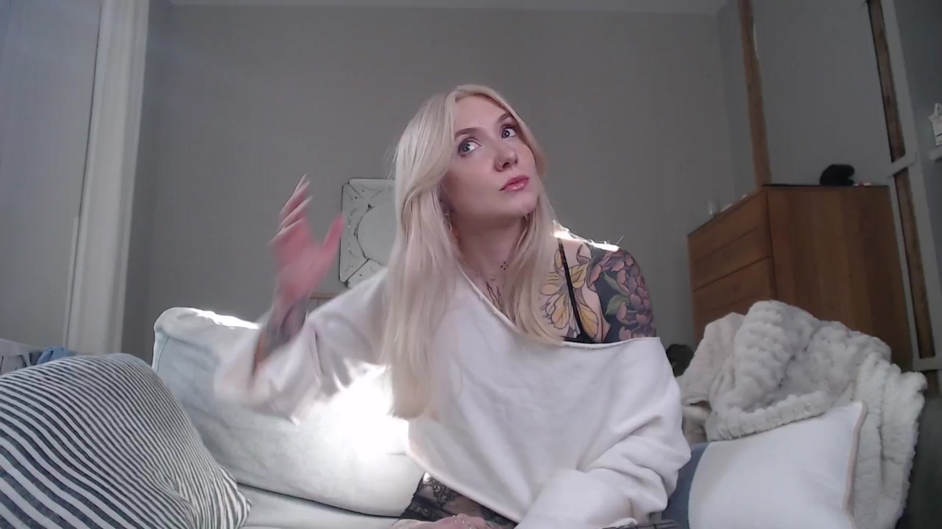 Gallery image thumbnail from Tattoo_bbgirl's myfreecams stream on, 10/18/2024, 14:44 image 7 of 20