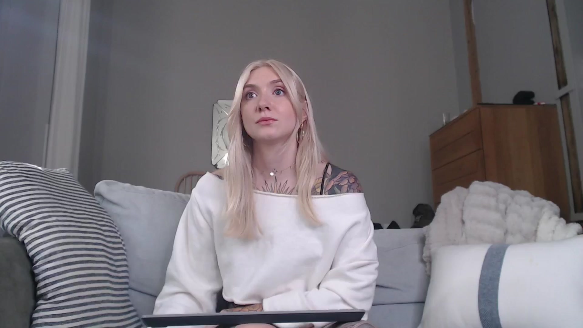 Gallery image thumbnail from Tattoo_bbgirl's myfreecams stream on, 10/18/2024, 15:39 image 12 of 20