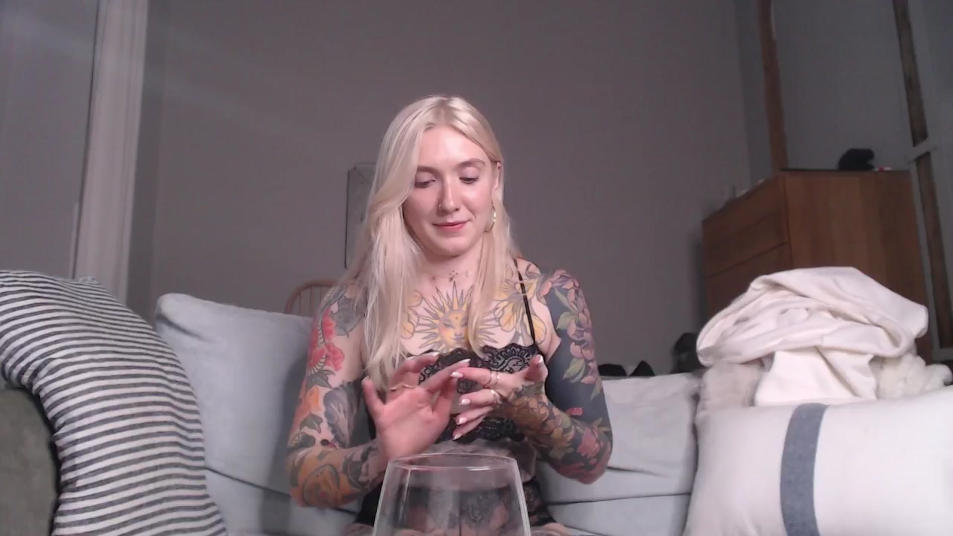 Gallery image thumbnail from Tattoo_bbgirl's myfreecams stream on, 10/18/2024, 16:47 image 14 of 20