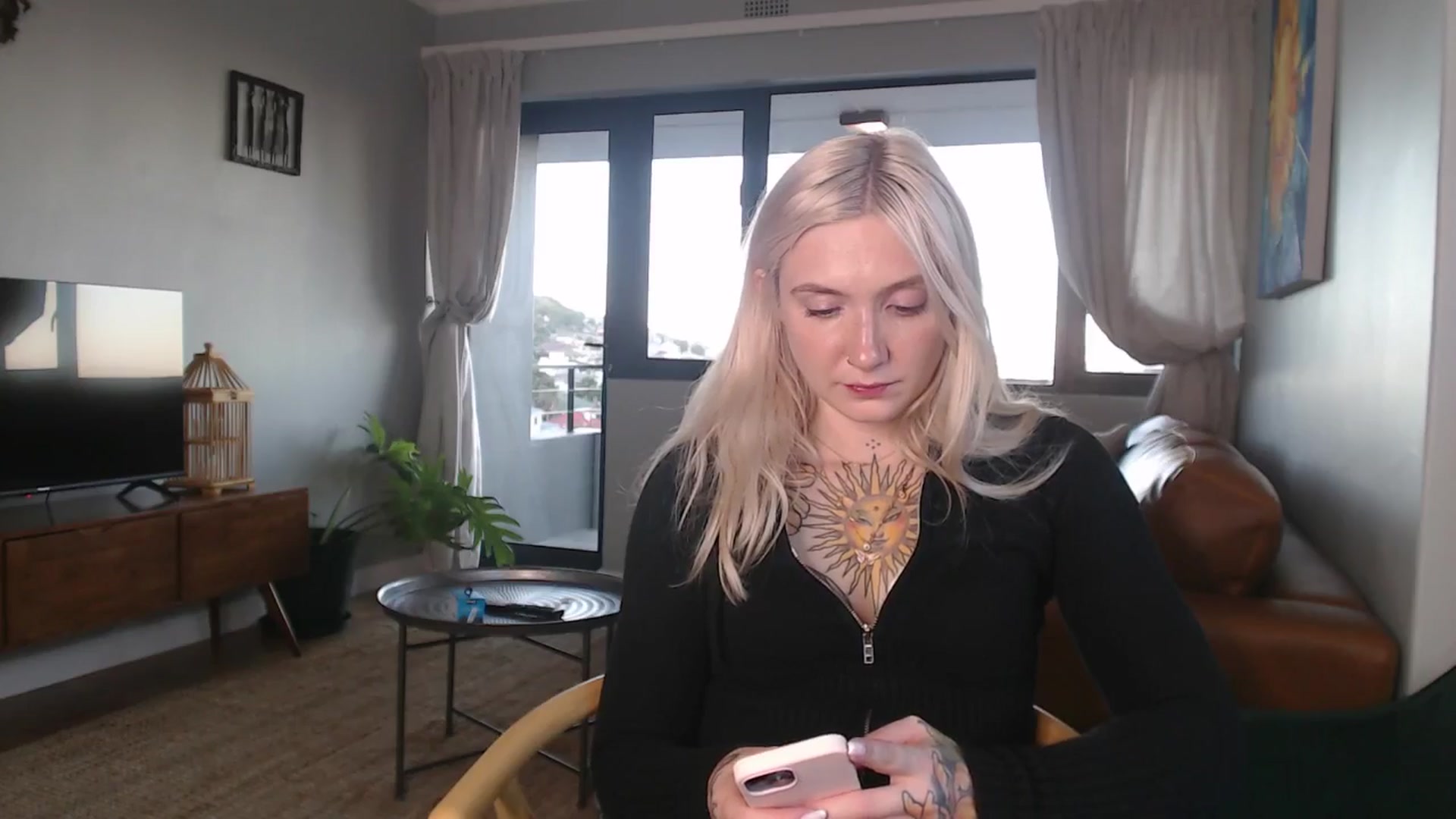 Gallery image thumbnail from Tattoo_bbgirl's myfreecams stream on, 11/06/2024, 16:58 image 6 of 20