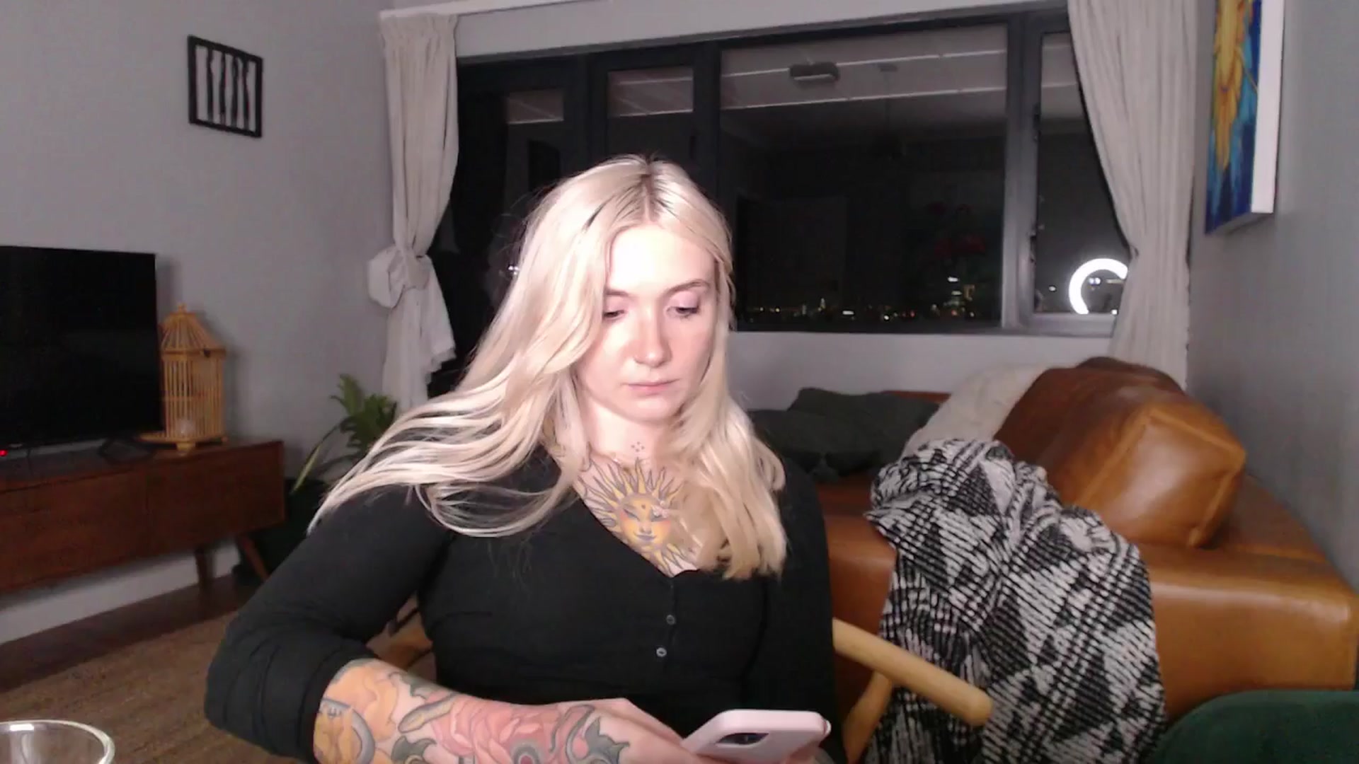 Gallery image thumbnail from Tattoo_bbgirl's myfreecams stream on, 11/12/2024, 19:34 image 6 of 20