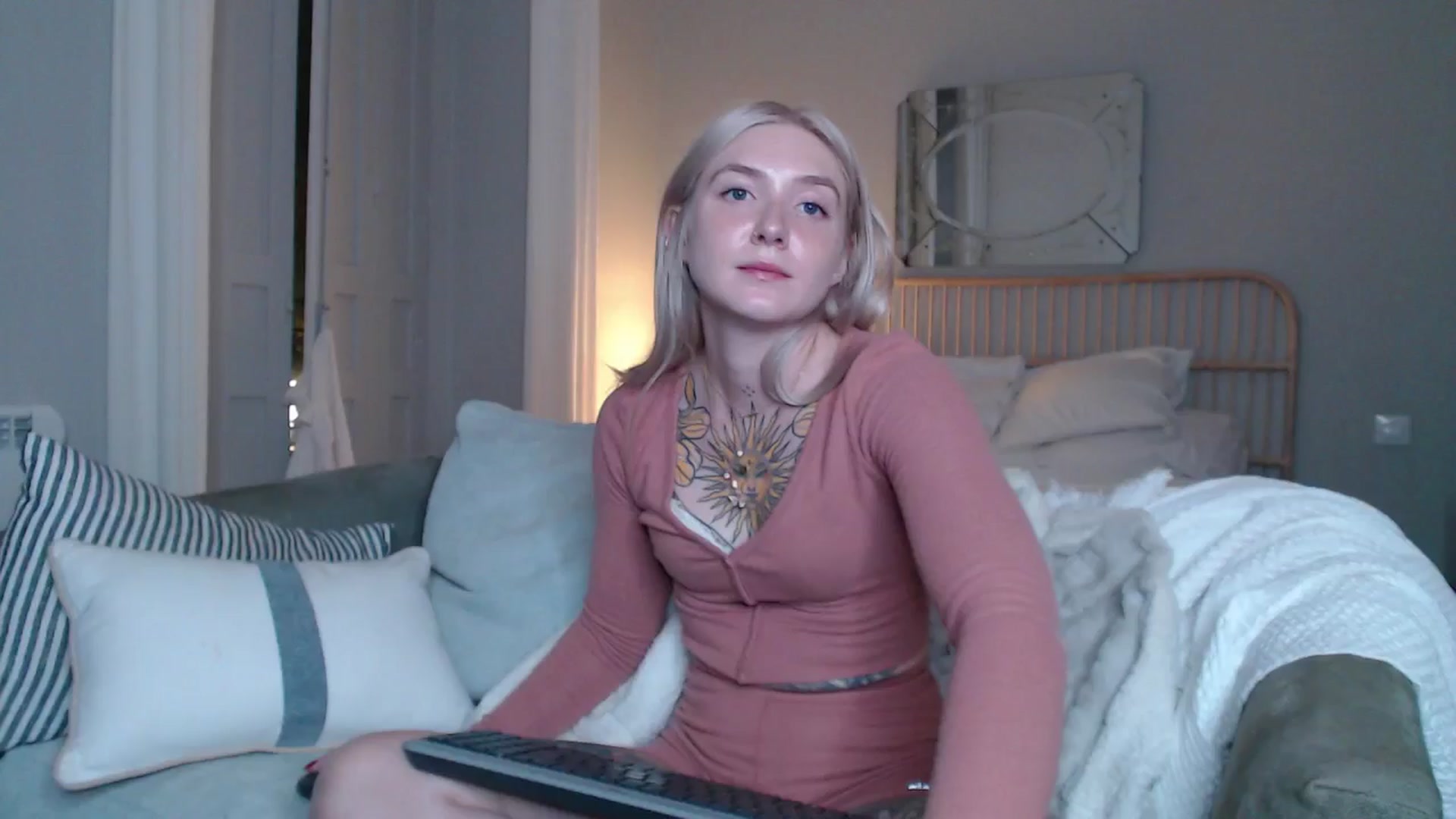 Gallery image thumbnail from Tattoo_bbgirl's myfreecams stream on, 12/01/2024, 18:42 image 18 of 20