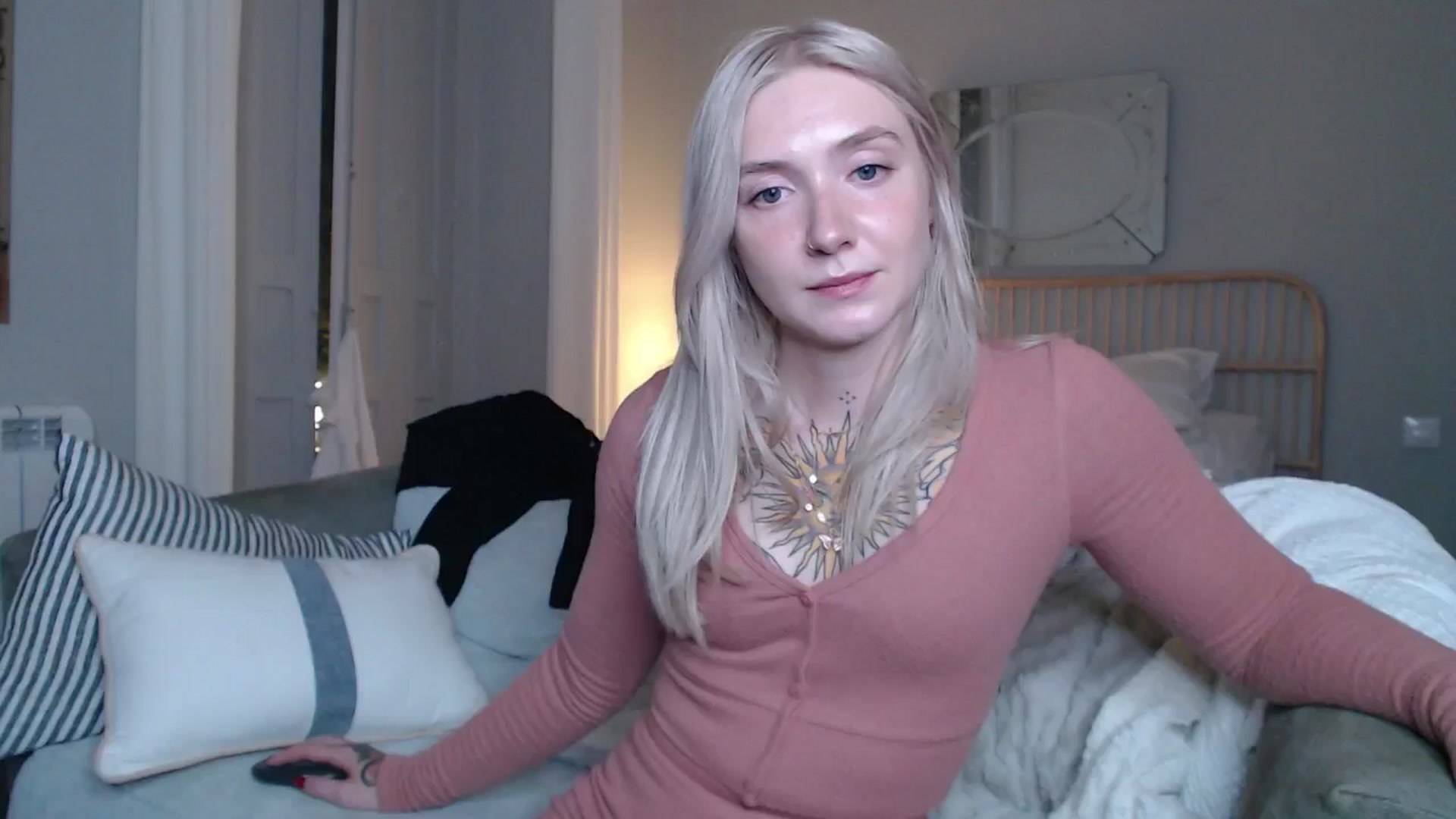 Gallery image thumbnail from Tattoo_bbgirl's myfreecams stream on, 12/01/2024, 18:42 image 9 of 20