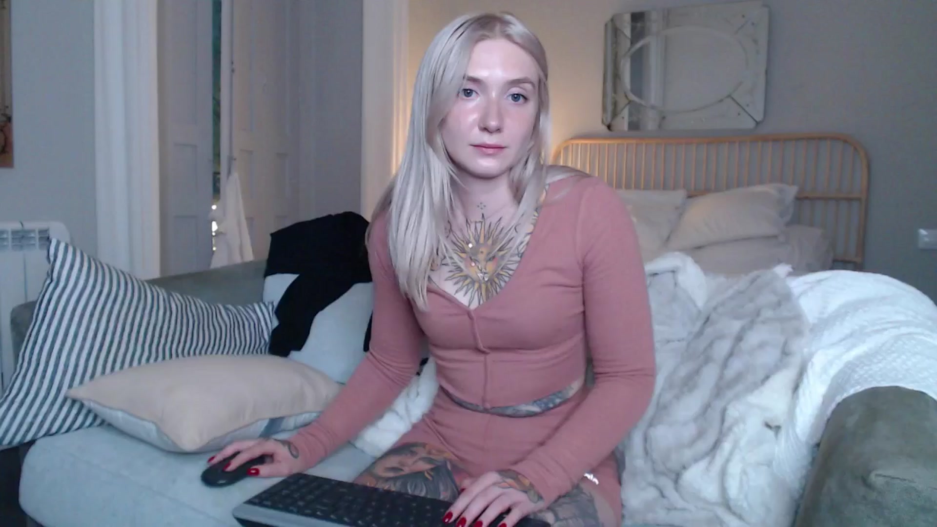 Gallery image thumbnail from Tattoo_bbgirl's myfreecams stream on, 12/01/2024, 18:42 image 7 of 20