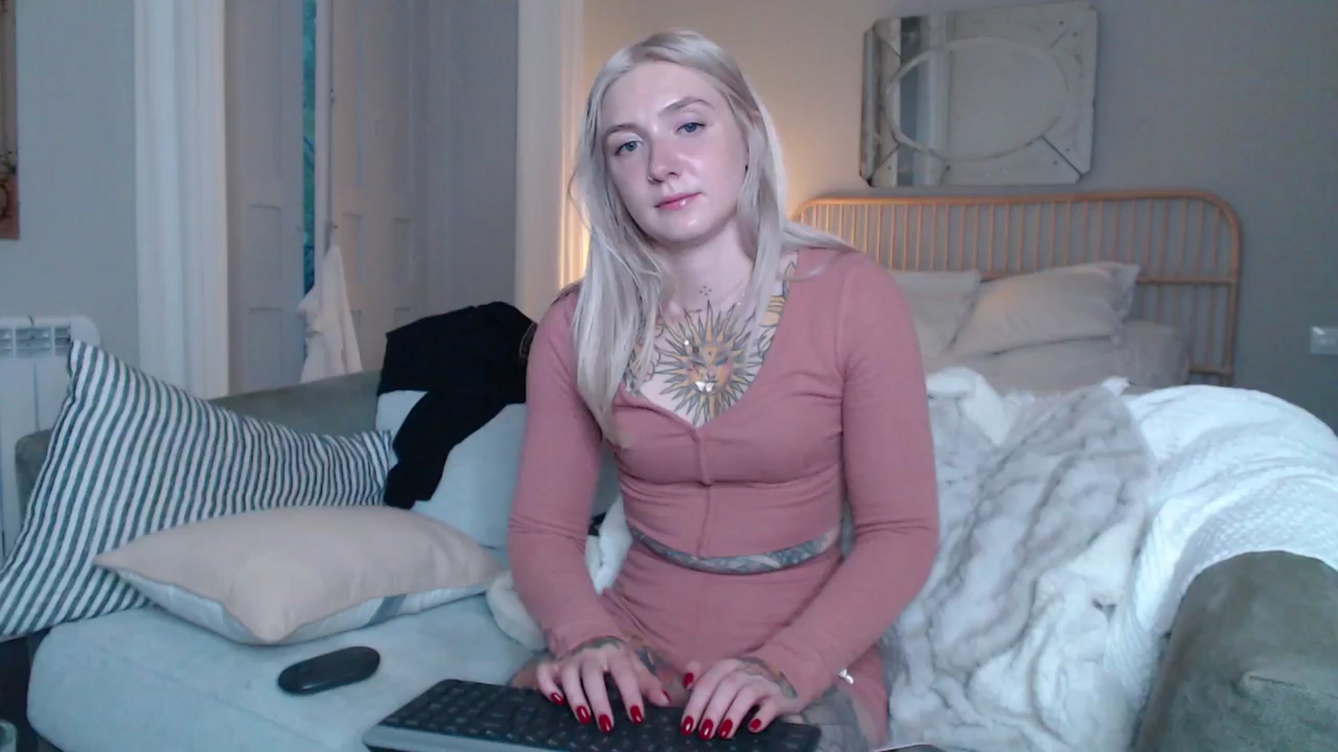 Gallery image thumbnail from Tattoo_bbgirl's myfreecams stream on, 12/01/2024, 18:42 image 6 of 20