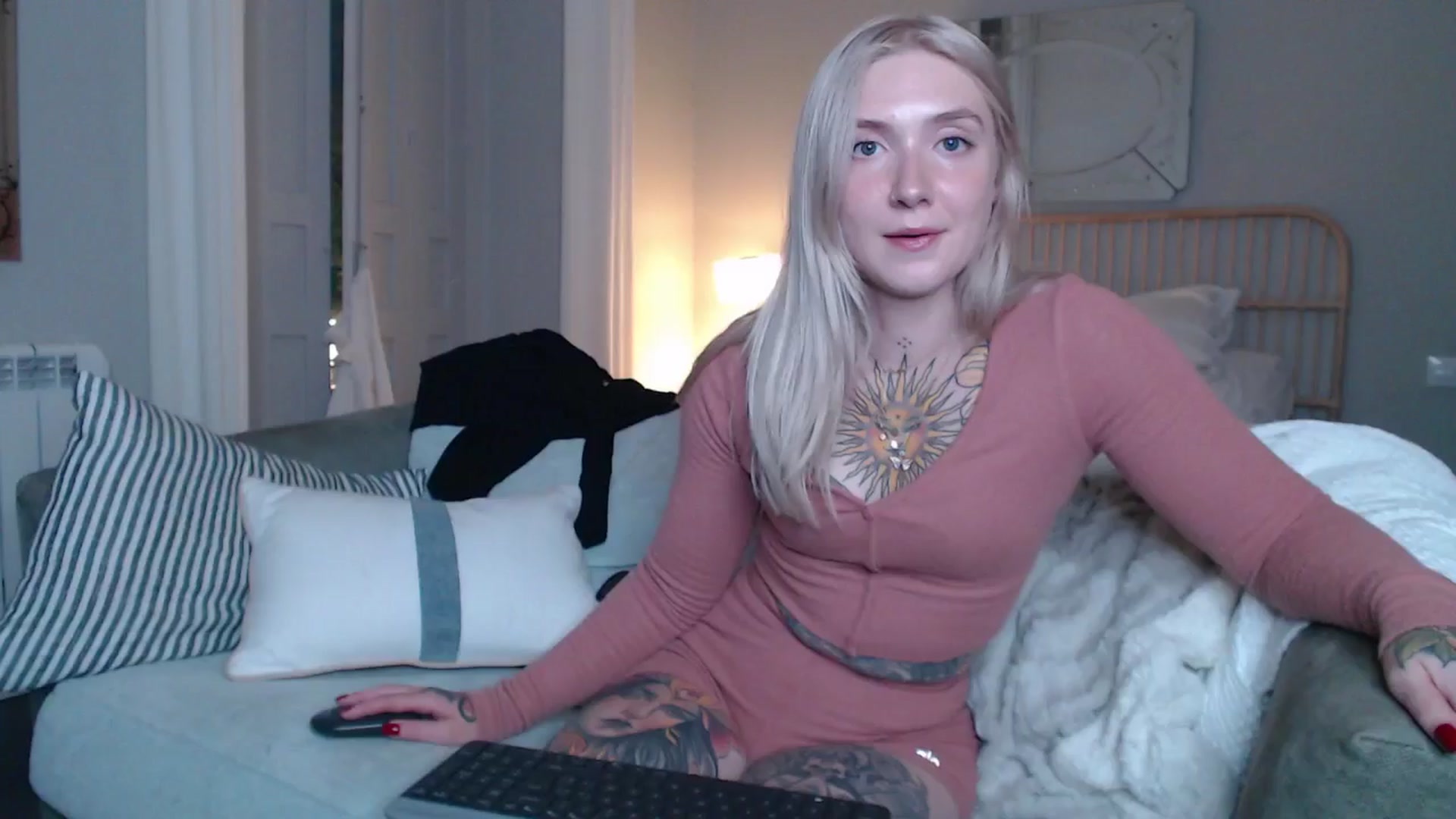 Gallery image thumbnail from Tattoo_bbgirl's myfreecams stream on, 12/01/2024, 18:42 image 8 of 20