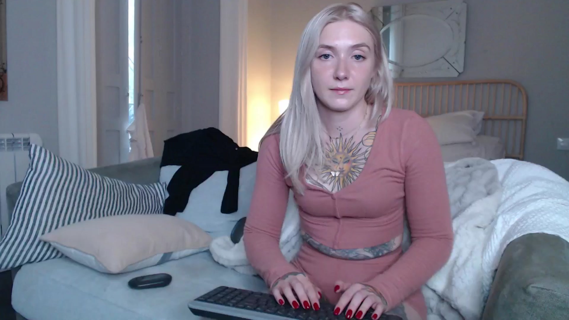 Gallery image thumbnail from Tattoo_bbgirl's myfreecams stream on, 12/01/2024, 18:42 image 1 of 20