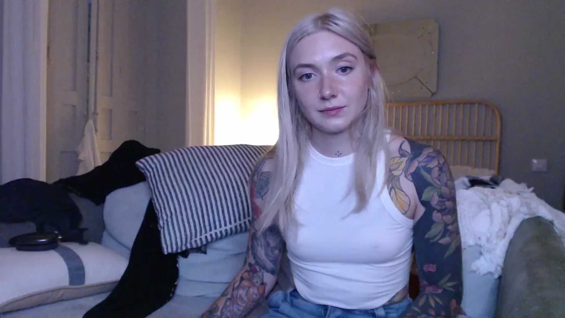 Gallery image thumbnail from Tattoo_bbgirl's myfreecams stream on, 12/03/2024, 17:17 image 14 of 20