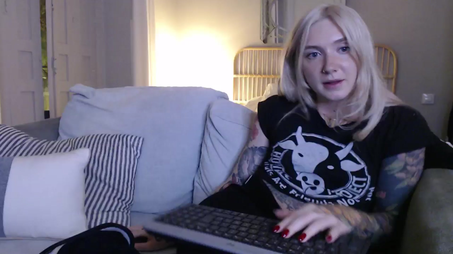 Gallery image thumbnail from Tattoo_bbgirl's myfreecams stream on, 12/05/2024, 19:55 image 17 of 20