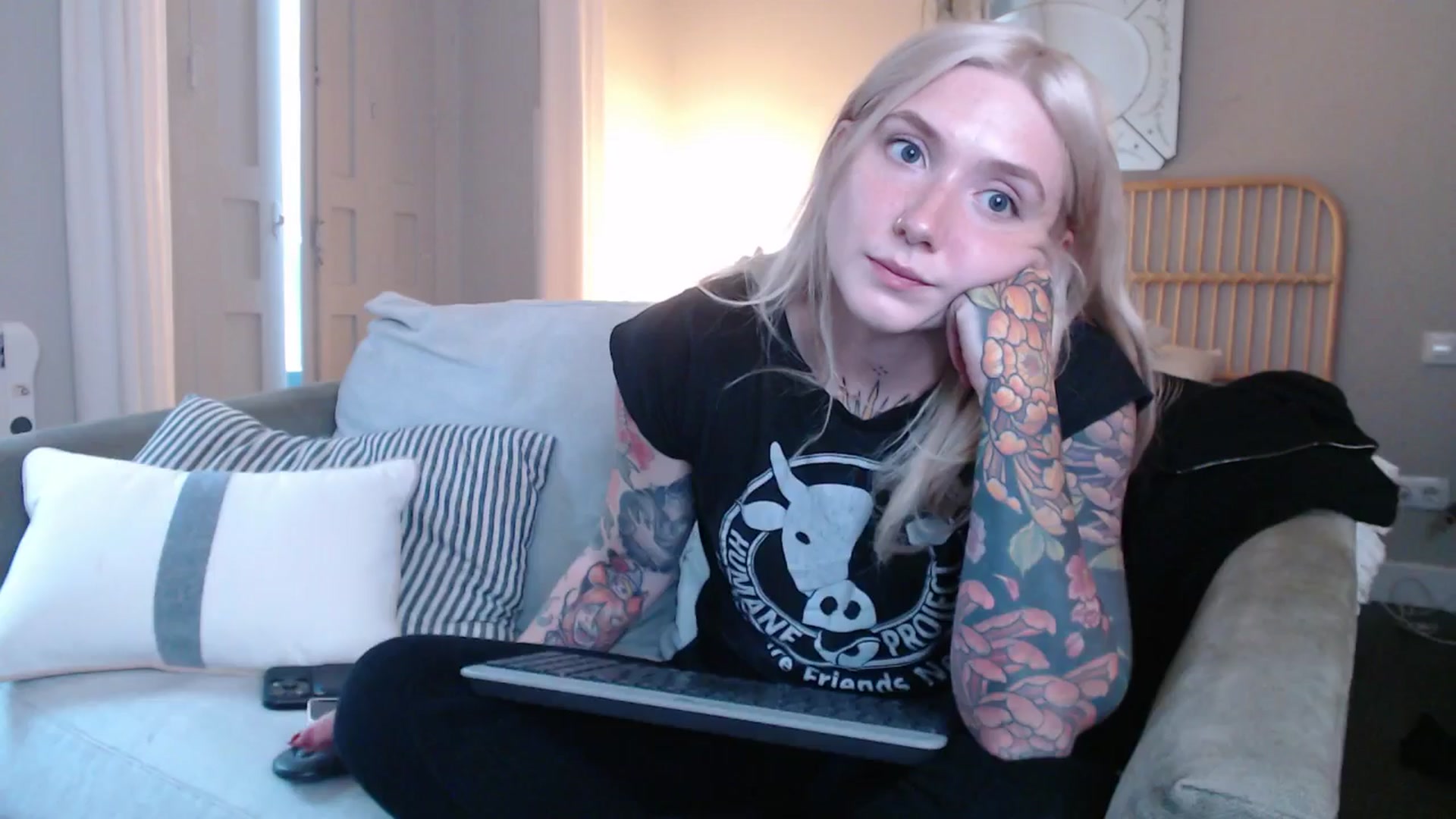 Gallery image thumbnail from Tattoo_bbgirl's myfreecams stream on, 12/05/2024, 19:55 image 6 of 20